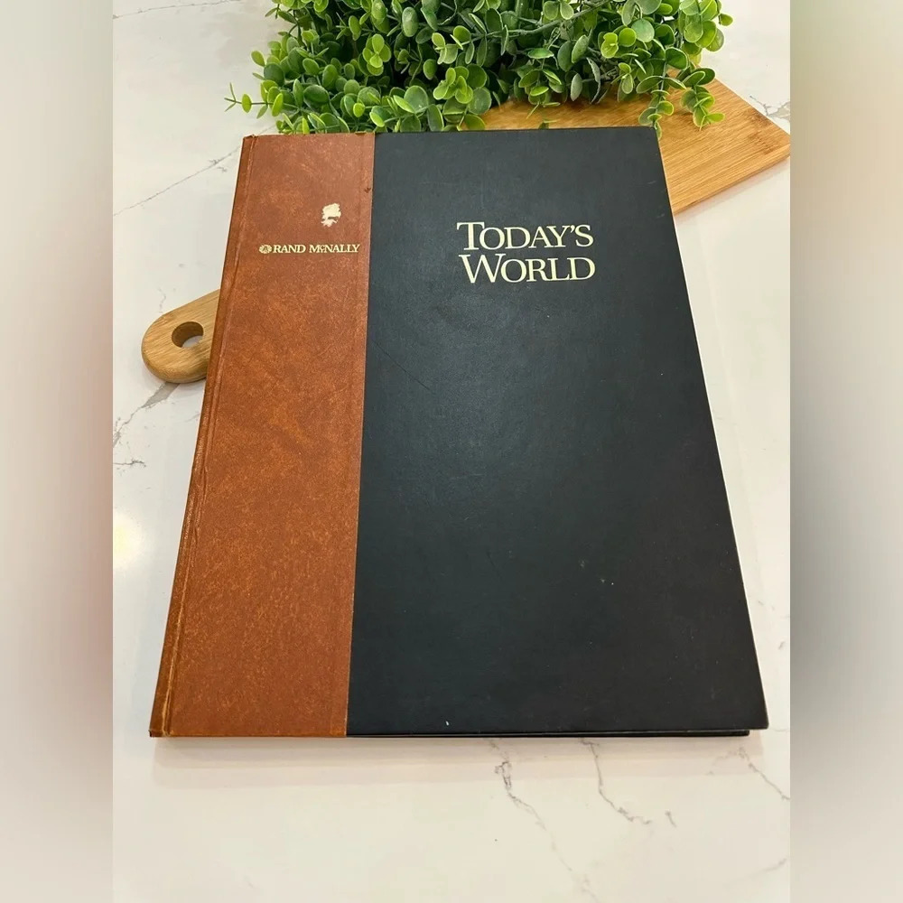 Rand  McNally Todays World Atlas Map World Hardcover EUC Cartographer